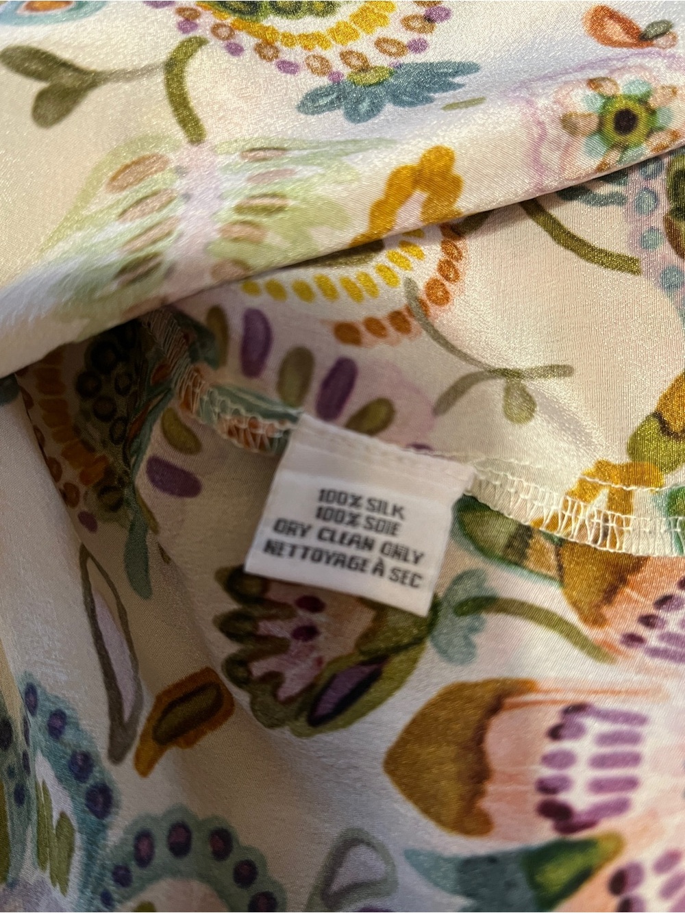 NWT. Tolani 100% silk Janessa Tassel Tie-Front Floral Blouse in Pink / Purple - Picture 5 of 11